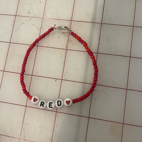 Red bracelet - Picture 1 of 1